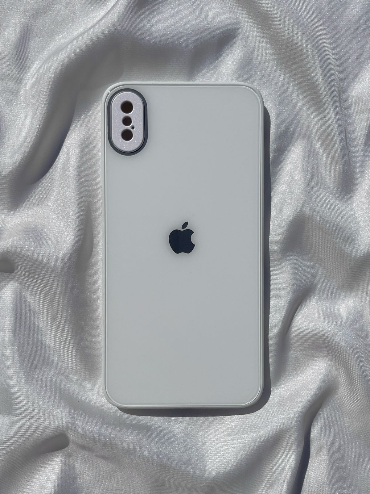 White Glass Case with apple logo