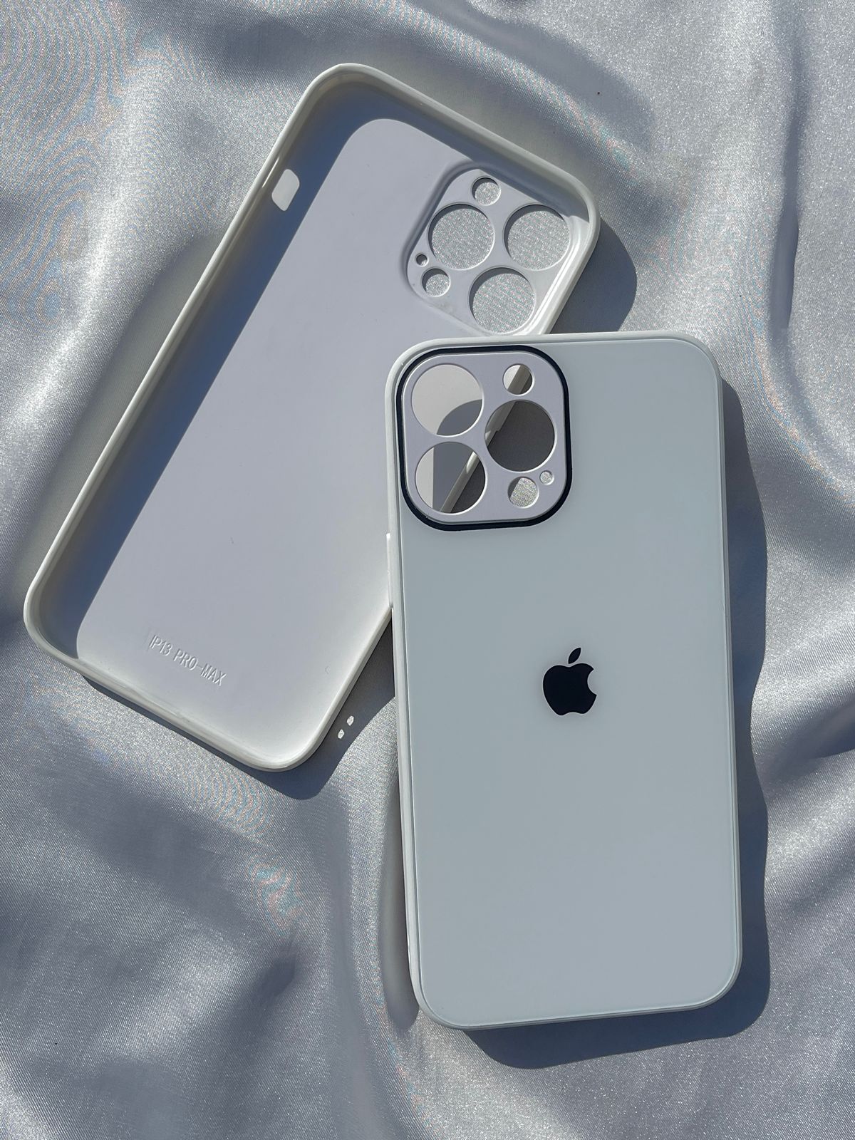 White Glass Case with apple logo