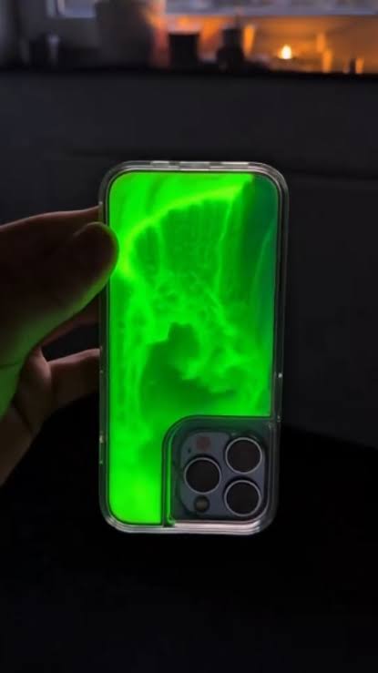 Green NEON LIQUID SAND CASE - GLOW GREEN WATERFALL
