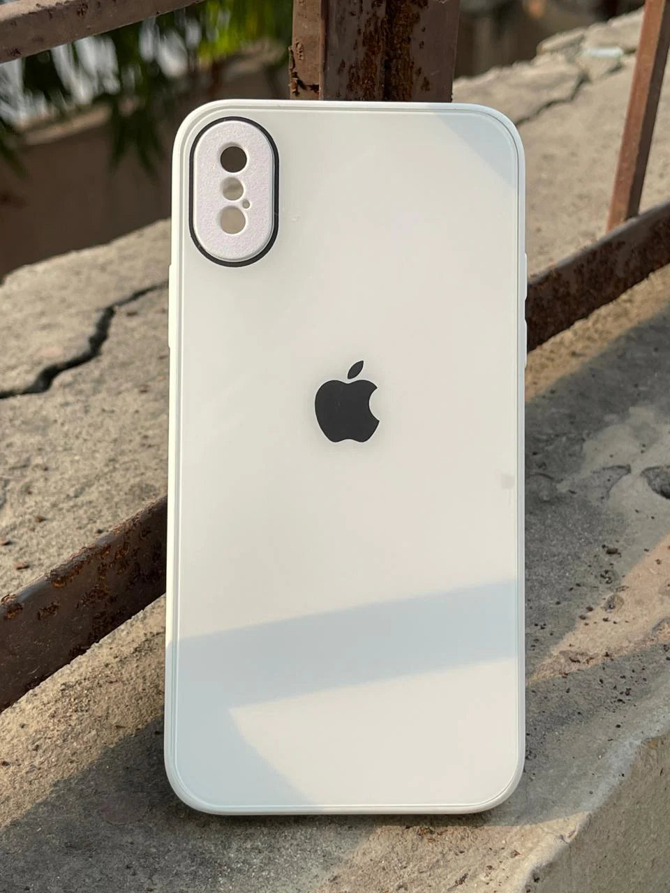 White Glass Case with apple logo
