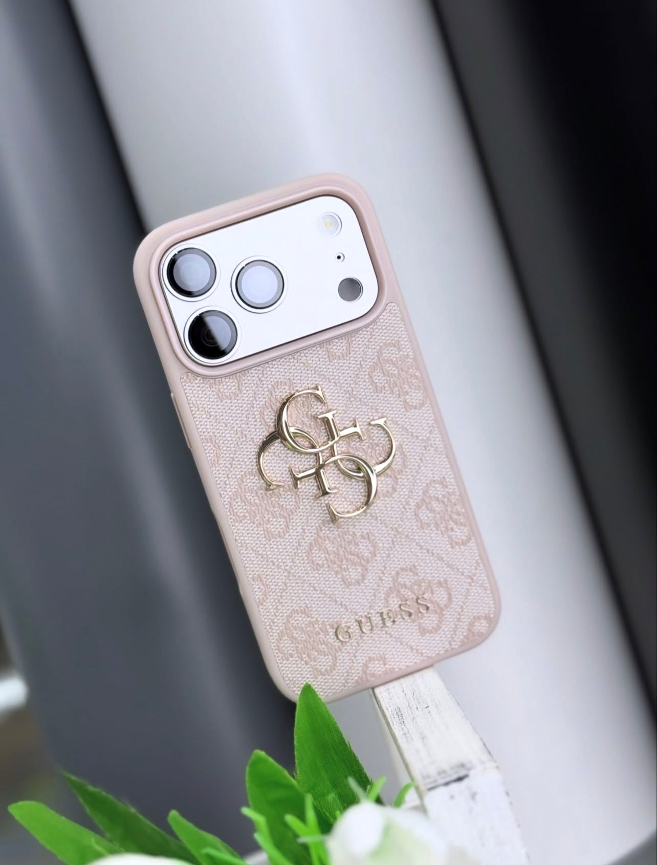 GUESS - Official Branded Case