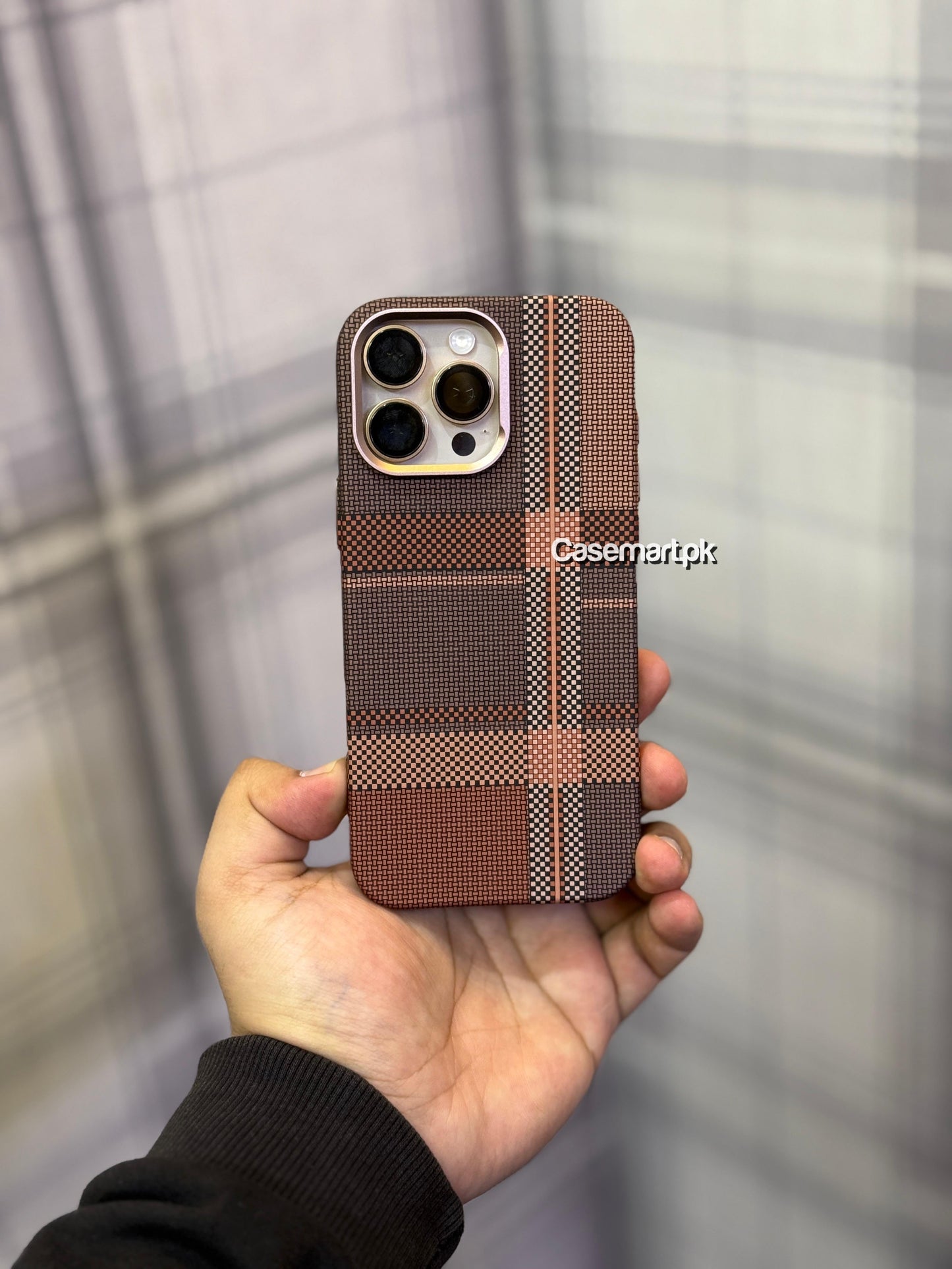 Real Carbon Fibre with MagSafe in Desert Titanium LUXO Like PITAKA