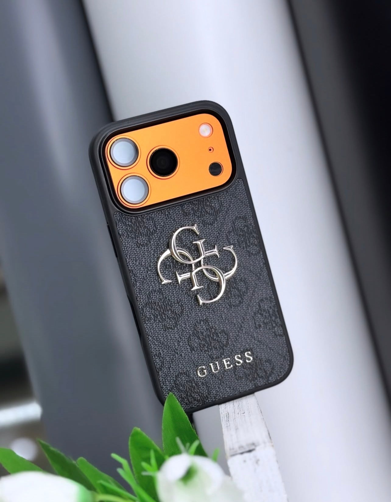 GUESS - Official Branded Case