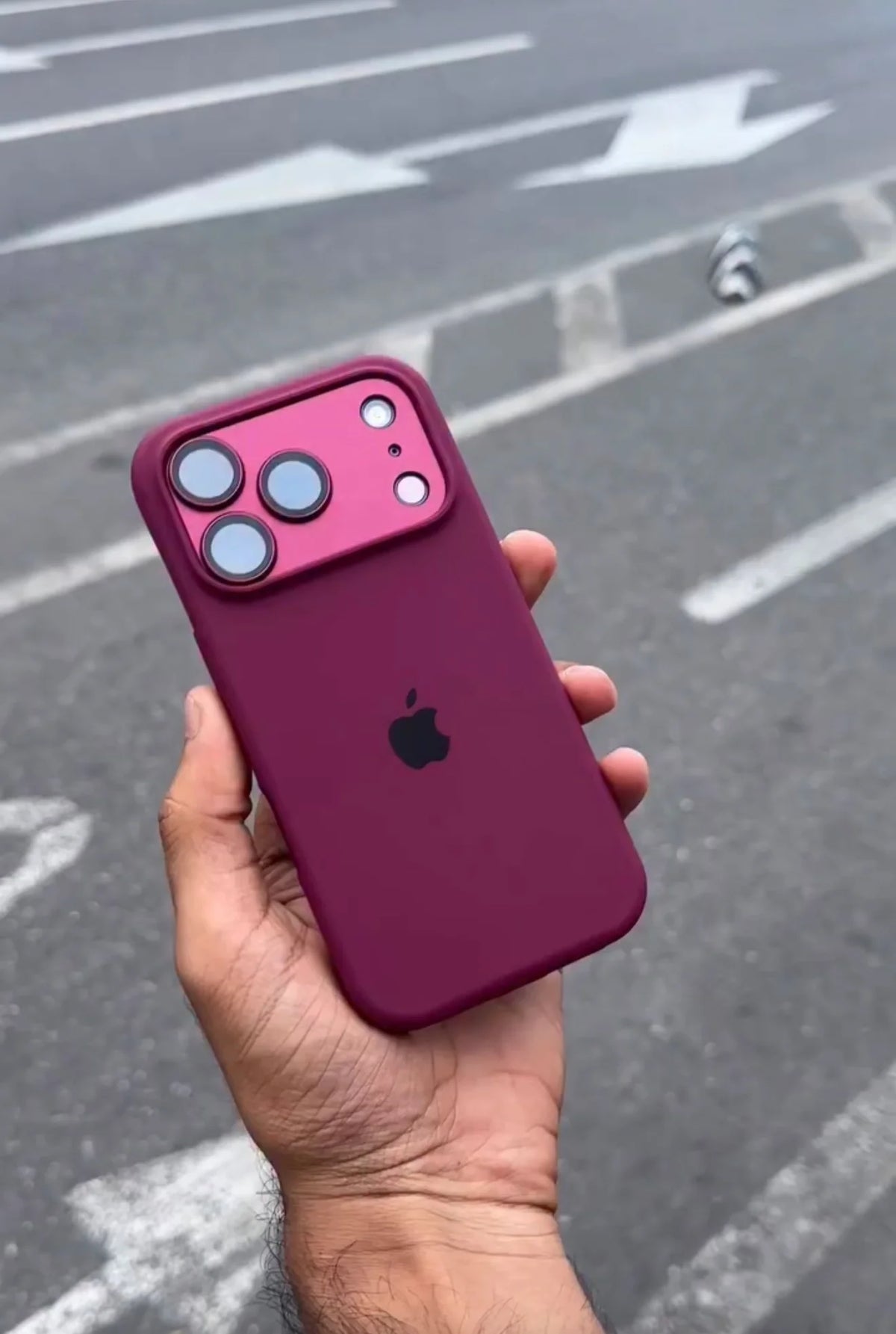 Convert Burgundy Silicone Case with Lens Protector (for 17Promax)