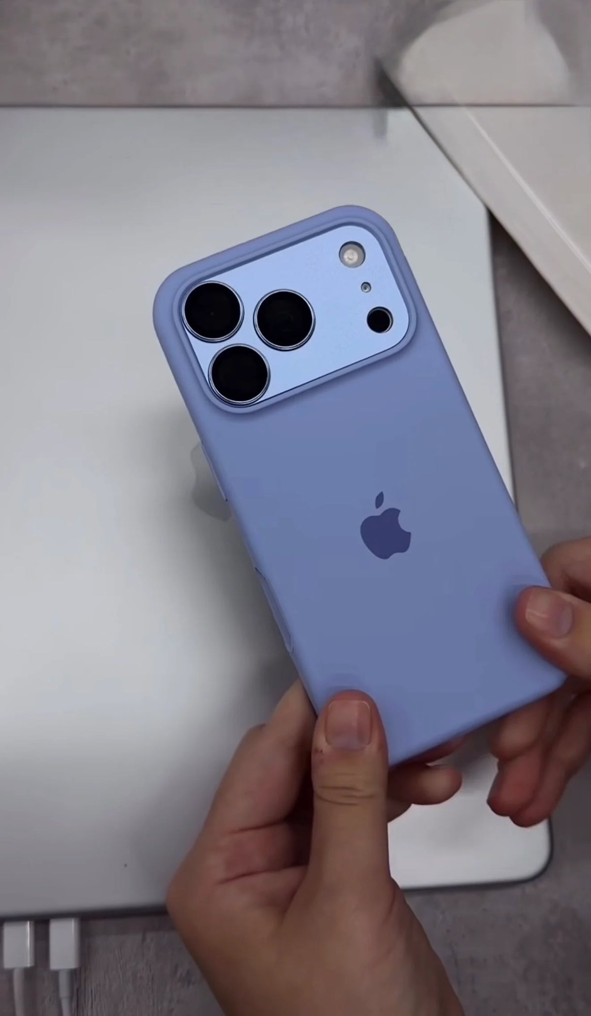 Convert Burgundy Silicone Case with Lens Protector (for 17Promax)