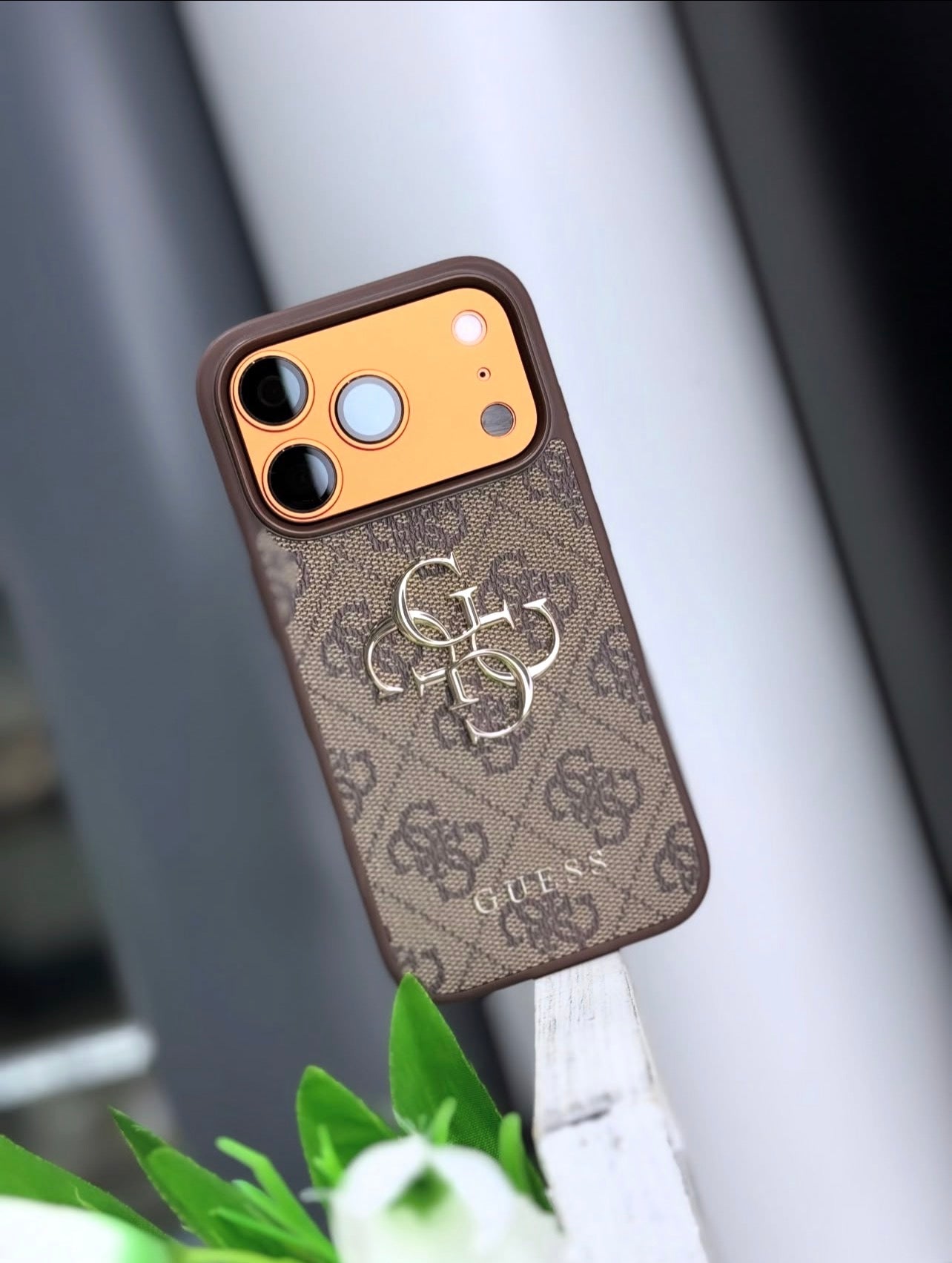 GUESS - Official Branded Case