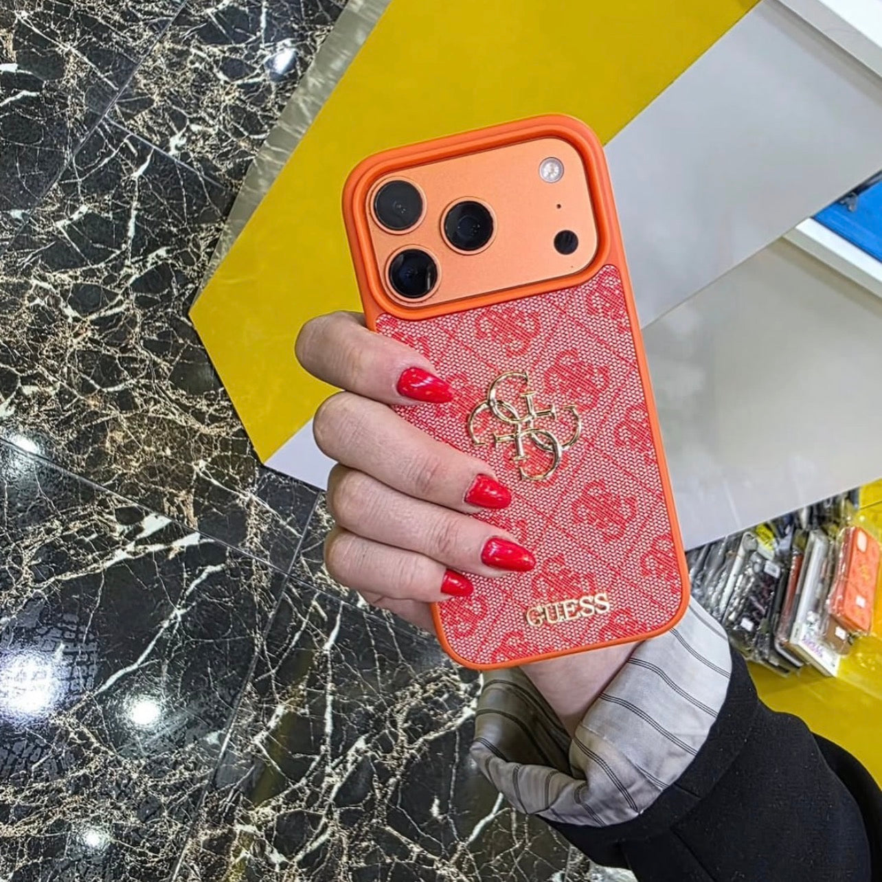 GUESS - Official Branded Case