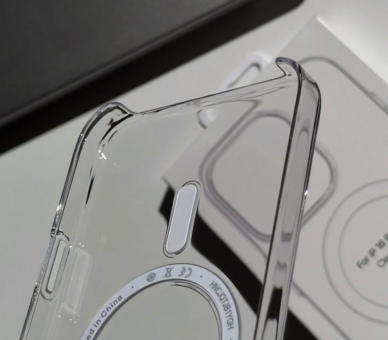 Original  Apple MagSafe Ic Animation Case!