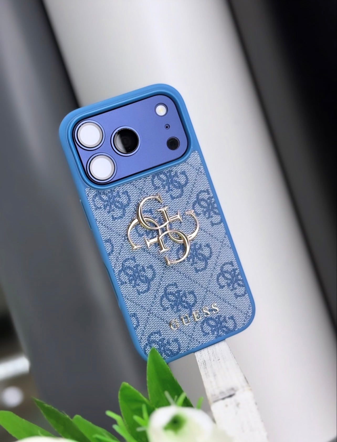 GUESS - Official Branded Case
